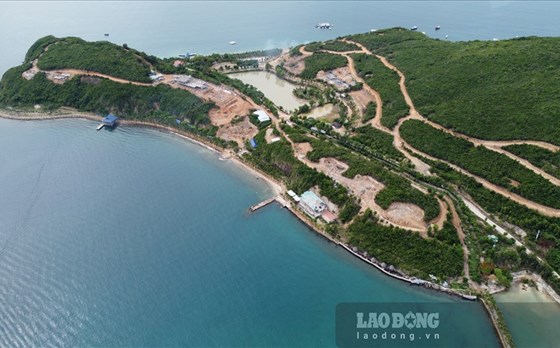 Nha Trang nói gì vụ Công ty Trí Nguyên xẻ núi làm du lịch đảo Hòn Miễu