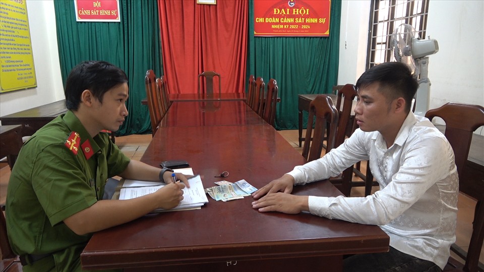 Biến tướng của tín dụng đen: Ép chụp ảnh khoả thân cho vay nặng lãi