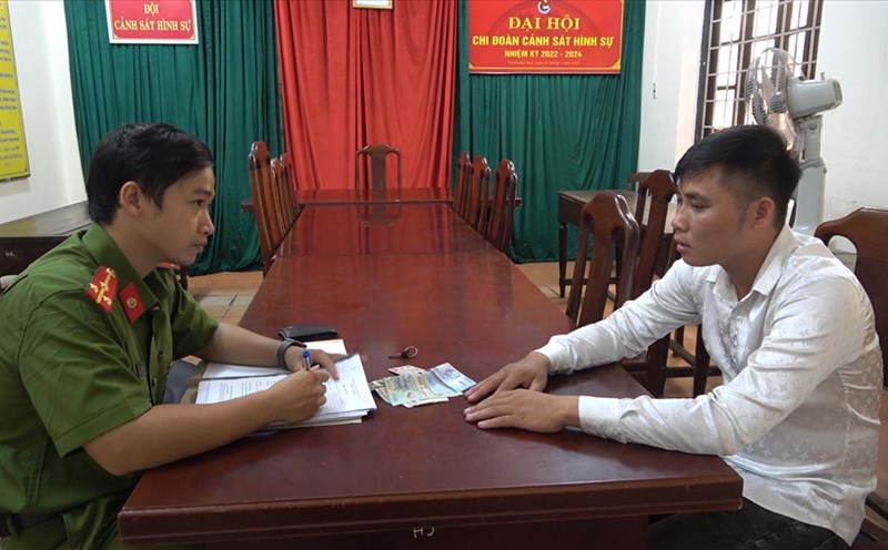 Biến tướng của tín dụng đen: Ép chụp ảnh khoả thân cho vay nặng lãi
