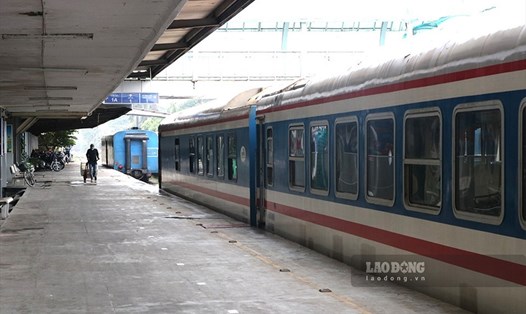 Đến 2030, nâng cấp, cải tạo bảo đảm an toàn chạy tàu 07 tuyến đường sắt hiện có; triển khai đầu tư hai đoạn ưu tiên của tuyến đường sắt tốc độ cao Bắc - Nam (Hà Nội - Vinh, Nha Trang - Thành phố Hồ Chí Minh). Ảnh: T.Vương