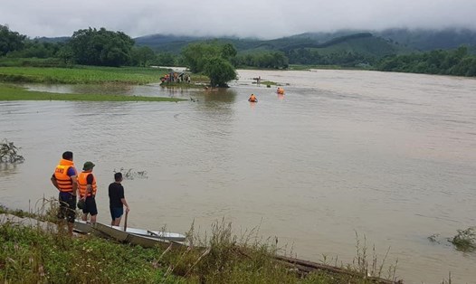 Sông Bôi đoạn qua xã Kim Bôi, huyện Kim Bôi những ngày gần đây nước dâng cao, chảy xiết đã  khiến thanh niên 17 tuổi bị lũ cuốn trôi. Ảnh: NDCC