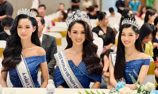 Tân Miss World Vietnam Mai Phương xuất hiện rạng rỡ cùng hai Á hậu. Ảnh: BQ.