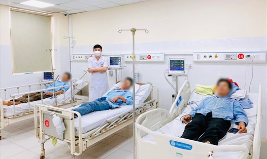 3 bệnh nhân bị ngộ độc do ăn thịt cóc được điều trị tại bệnh viện. Ảnh: BSCC