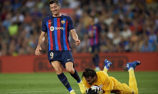 Có thêm Robert Lewandowski nhưng Barcelona vẫn không thể thắng Rayo Vallecano trận thứ ba liên tiếp. Ảnh: FCB