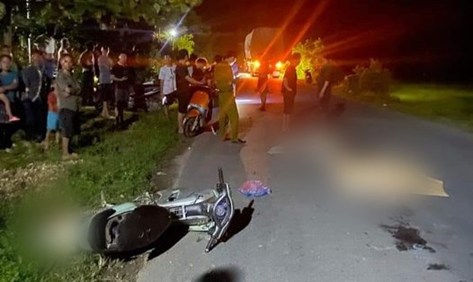 Hiện trường vụ tai nạn khiến 1 người tử vong tại Quốc lộ 70 tối 13.8. Ảnh: CTV.