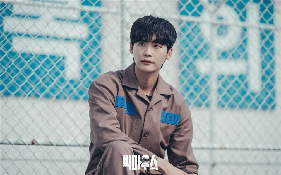 Những sự thật bất ngờ về nam chính “Big Mouth” Lee Jong Suk