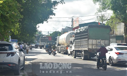 Ách tắc kéo dài tại trạm thu phí BOT Quốc lộ 39B qua huyện Kiến Xương (tỉnh Thái Bình). Ảnh: T.D