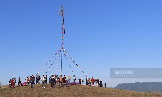 Lễ hội Gầu Tào là một nét văn hóa mang yếu tố cộng đồng đặc trưng của dân tộc Mông theo tín ngưỡng thờ thần. Ảnh: Văn Thành Chương