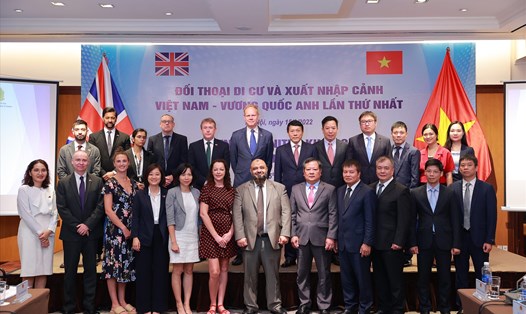 Các đại biểu dự Đối thoại Di cư và Xuất nhập cảnh Việt Nam - Vương quốc Anh lần thứ nhất. Ảnh: ĐSQ Anh