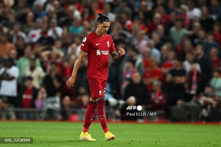 Darwin Nunez nhận thẻ đỏ, Liverpool hòa thất vọng