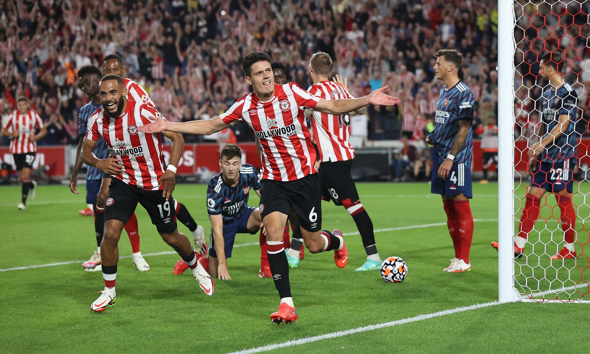 Man United hãy học Arsenal cách vực dậy ngay lúc này