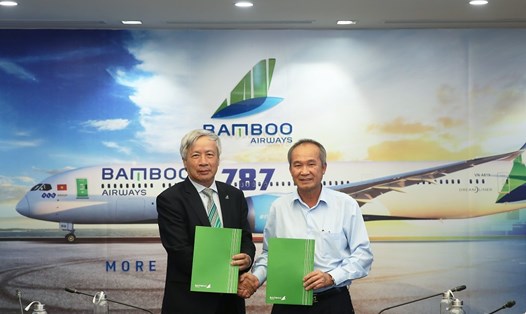 Doanh nhân Dương Công Minh (phải) và Chủ tịch HĐQT Bamboo Airways Nguyễn Ngọc Trọng.