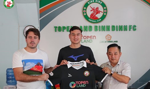 Đặng Văn Lâm đã hoàn tất thủ tục để thi đấu cho câu lạc bộ Bình Định ở giai đoạn lượt về V.League 2022. Ảnh: Bình Định FC