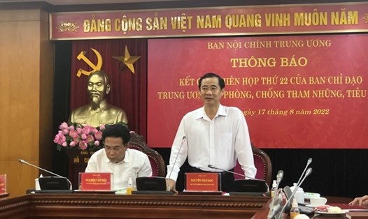 Ông Nguyễn Thái Học trả lời thông tin báo chí. Ảnh: HH