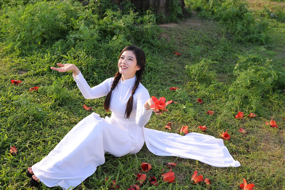 Sao Mai Sông Thao đầu tư nhiều\ cảnh quay đẹp trong bộ đôi MV mới. Ảnh: NVCC