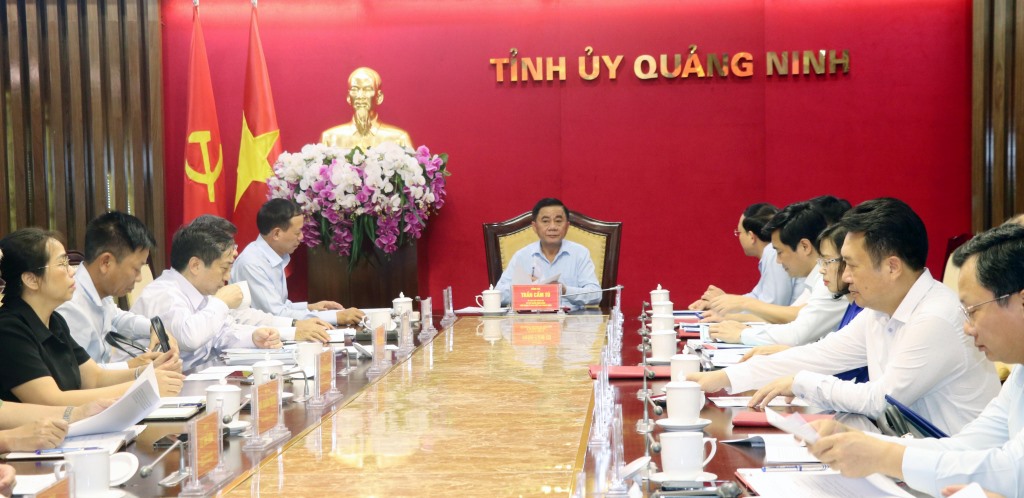 Quang cảnh buổi làm việc. Ảnh: Thu Chung