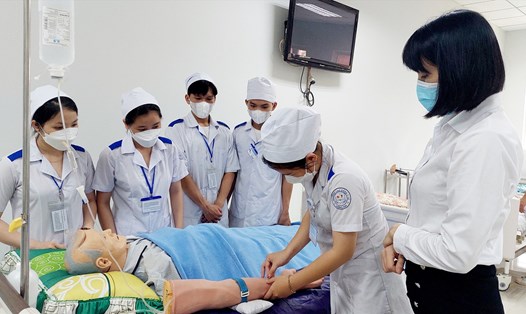 Các trường y tại Đồng Nai ngày càng khó tuyển sinh ngành điều dưỡng và hộ sinh. Ảnh: Hà Anh Chiến
