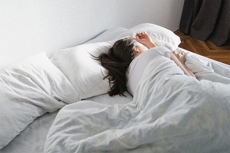Những lợi ích bất ngờ của tư thế ngủ nghiêng về bên trái