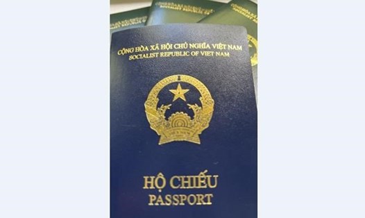 Visa hộ chiếu Việt Nam là một phần không thể thiếu trong các chuyến du lịch đến nước ngoài. Nó cho phép bạn nhập cảnh vào các quốc gia khác và trải nghiệm nhiều điều thú vị. Tìm hiểu thêm về visa hộ chiếu Việt Nam bằng cách nhấn vào hình ảnh liên quan.