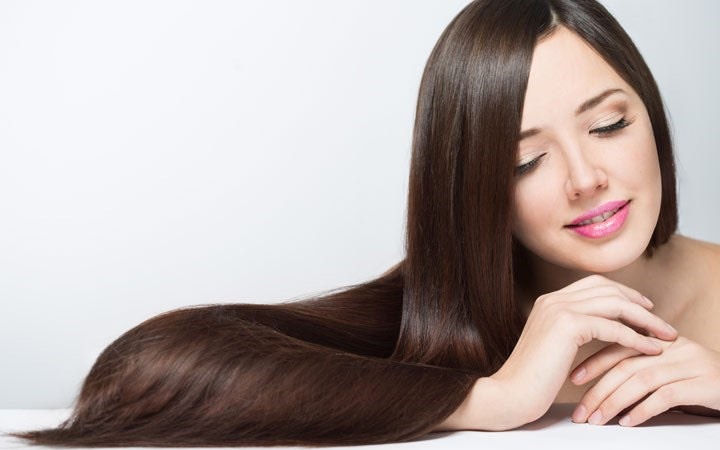 Chăm sóc tóc với dầu cà rốt giúp tóc óng mượt và chắc khỏe. Ảnh: CMH