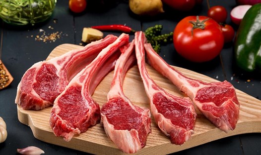 Thịt cừu là một loại thịt có hương vị hấp dẫn và có nhiều lợi ích đối với sức khỏe. Ảnh: CMH