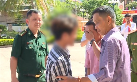 Các đơn vị chức năng của tỉnh Sơn La đã tiếp nhận và giải cứu thành công thiếu niên L.T.Đ bị lừa bán sang Campuchia. Ảnh: Cao Thiên.