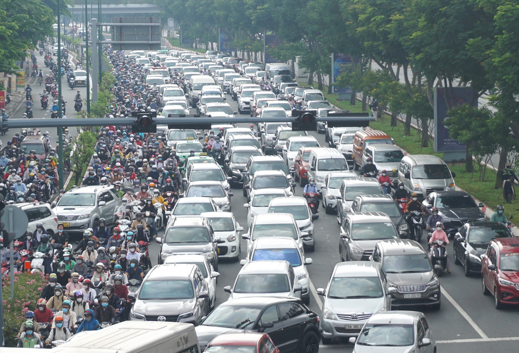 TPHCM thu phí ôtô vào trung tâm có giảm được ùn tắc?