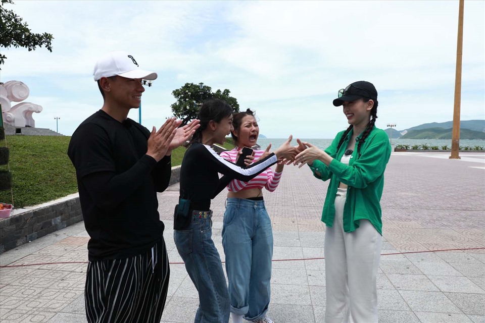 Lynk Lee thích thú khi được gặp Á hậu Phương Nga. Ảnh: ĐQ.