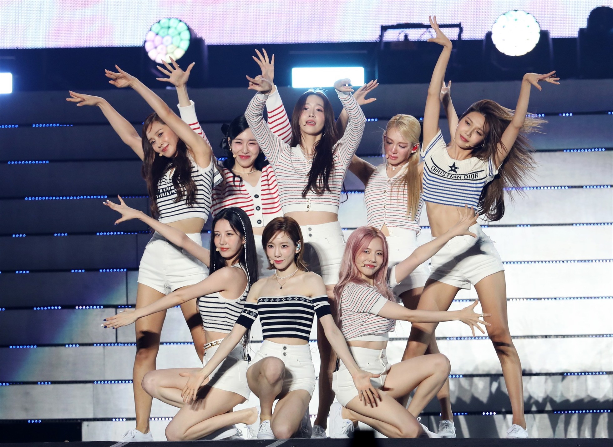 SNSD - “nhóm nhạc quốc dân” 15 năm vẫn là tượng đài Kpop