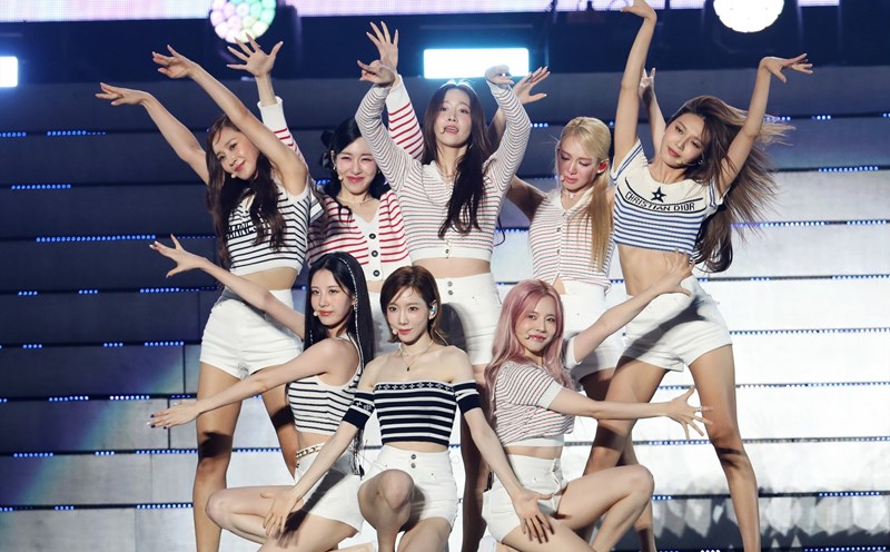 SNSD - “nhóm nhạc quốc dân” 15 năm vẫn là tượng đài Kpop