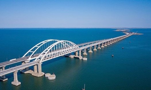 Cầu Crimea nối bán đảo Crimea với đất liền Nga. Ảnh: Rosavtodor.ru