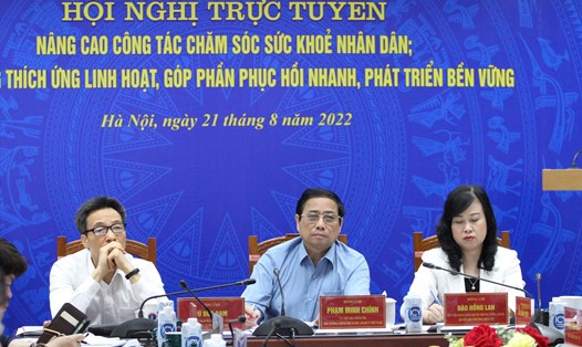 Thủ tướng Chính phủ Phạm Minh Chính chủ trì hội nghị ngành y tế. Ảnh: Thùy Linh