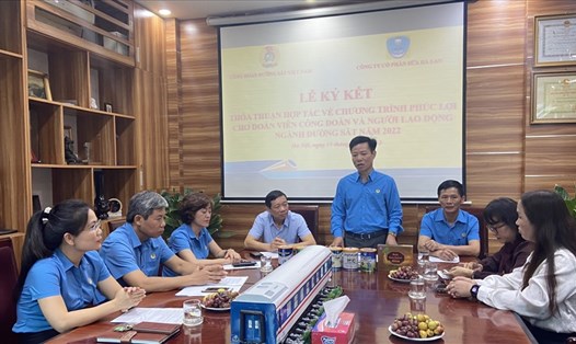 Công đoàn Đường sắt Việt Nam ký kết Chương trình phúc lợi cho đoàn viên, người lao động. Ảnh: Chu Kiên