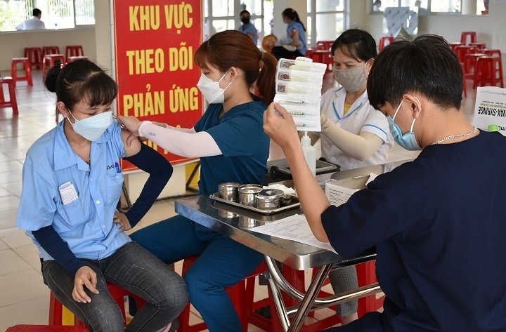 Đà Nẵng đề nghị doanh nghiệp vận động lao động tiêm vaccine COVID-19