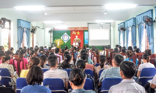 Hơn 200 cán bộ chủ chốt của LĐLĐ quận Cẩm Lệ, thành phố Đà Nẵng được tập huấn tổ chức đại hội Công đoàn các cấp. Ảnh: Phương Anh