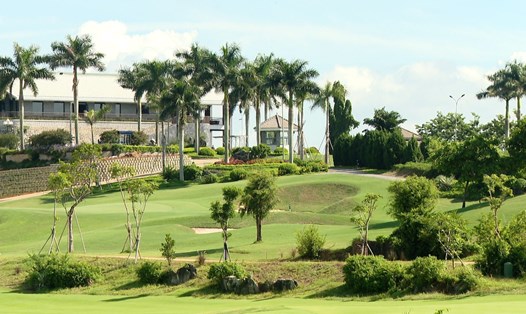 Dự án Khu Trung tâm liên hợp du lịch và thể thao sân golf 54 lỗ hồ Yên Thắng nằm trên địa bàn thành phố Tam Điệp và huyện Yên Mô (Ninh Bình). Ảnh: NT