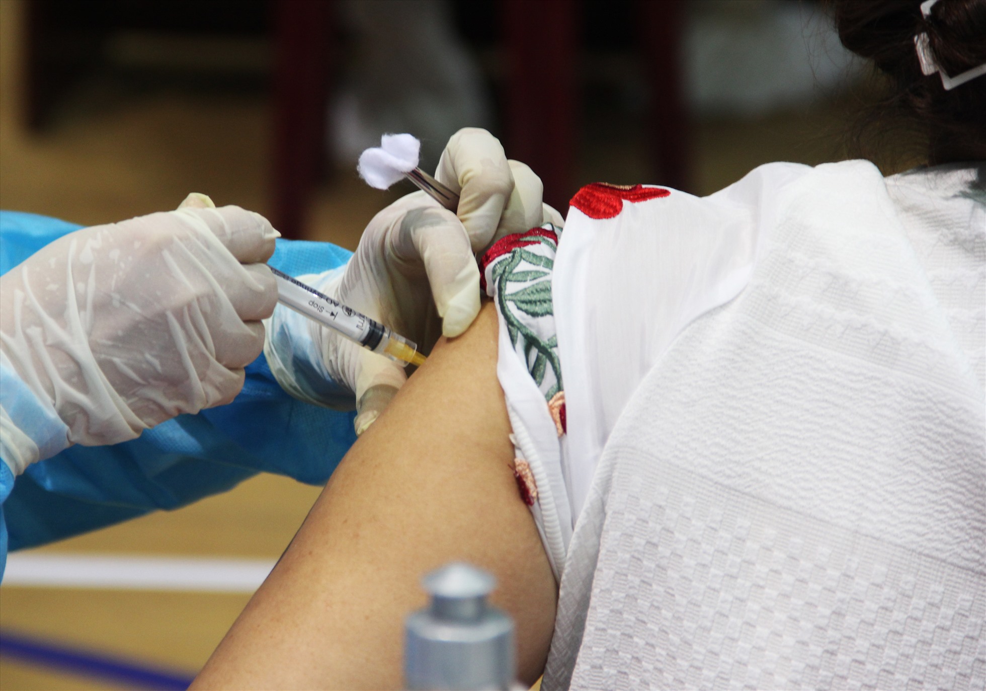 Quảng Nam đẩy mạnh tiêm vaccine COVID-19 lưu động, làm việc cả ngày nghỉ