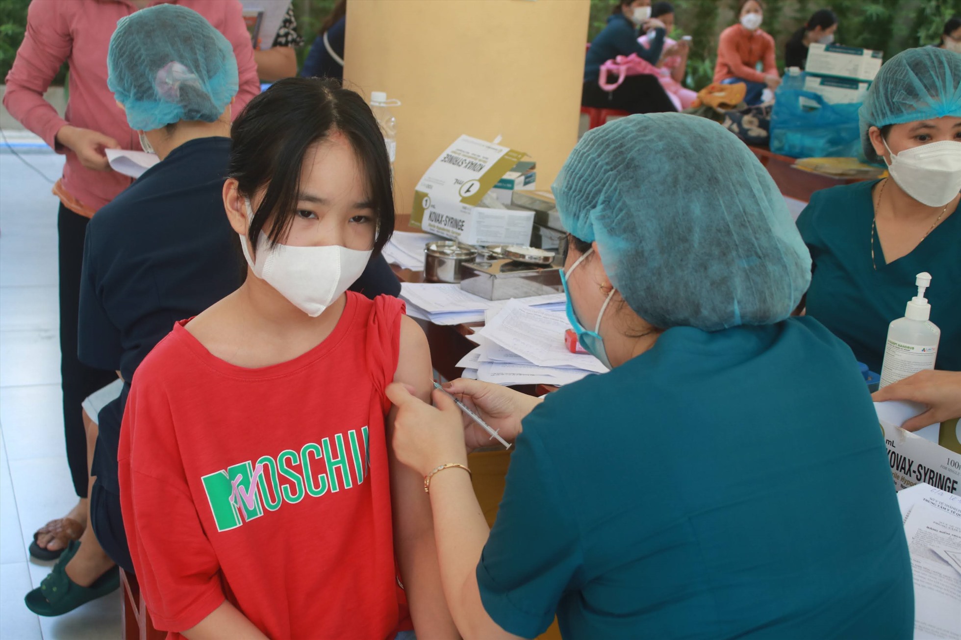 Quảng Nam, Đà Nẵng tỷ lệ tiêm vaccine COVID-19 thấp do phụ huynh còn e ngại