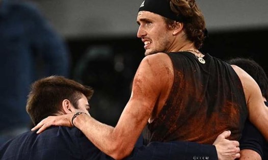 Alexander Zverev không kịp bình phục chấn thương nên sẽ lỡ US open 2022. Ảnh: AFP