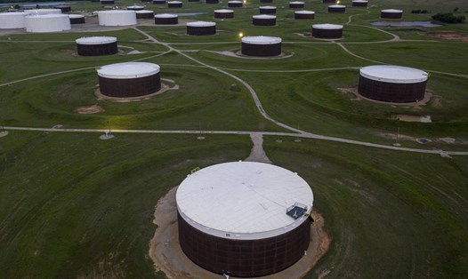 Cơ sở lưu trữ dầu thô ở Cushing, Oklahoma, Mỹ. Ảnh: AFP