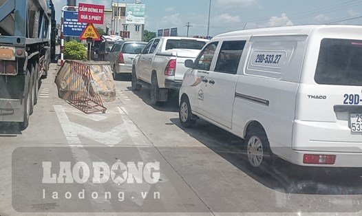 Tình hình giao thông tại trạm thu phí BOT Thanh Nê (huyện Kiến Xương, tỉnh Thái Bình) vào trưa nay (24.8). Ảnh: V.Đ