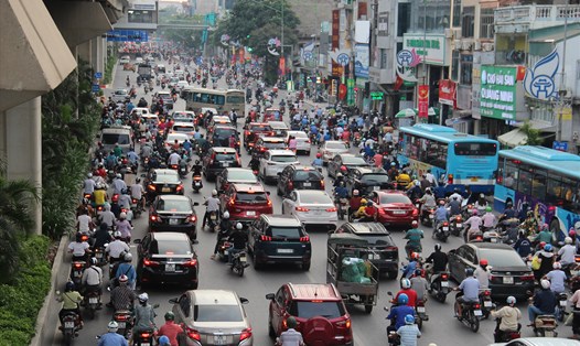 Ùn tắc trên đường Nguyễn Trãi vẫn chưa có dấu hiệu "hạ nhiệt". Ảnh: Vũ Hoàng