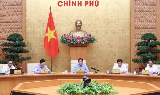 Thủ tướng Phạm Minh Chính chủ trì phiên họp Chính phủ chuyên đề xây dựng pháp luật tháng 8 năm 2022. Ảnh: Nhật Bắc