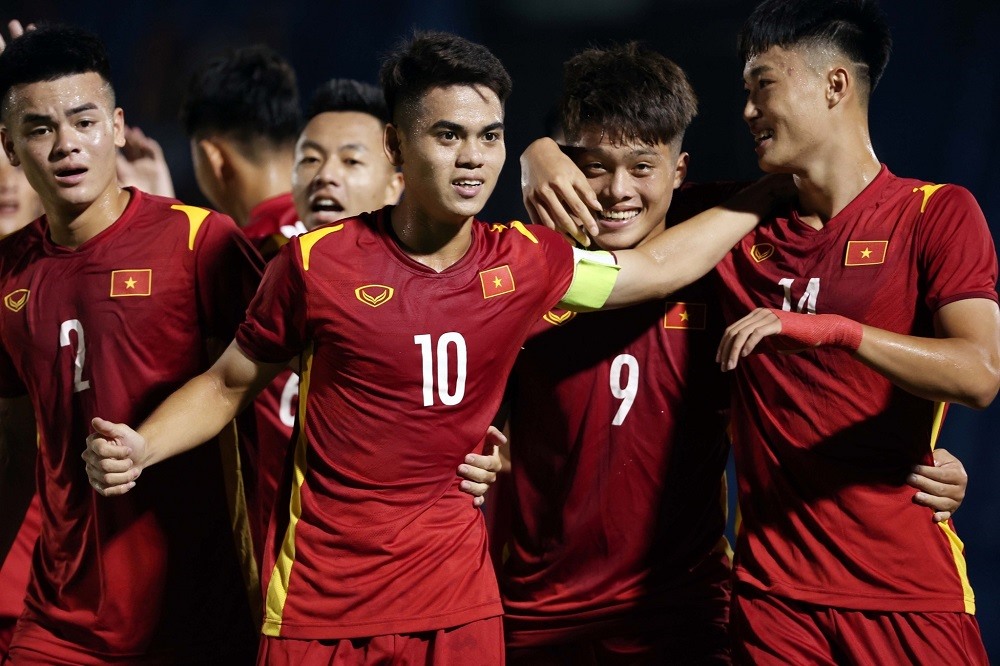U20 Việt Nam đá giao hữu với U20 Palestine tại Việt Trì