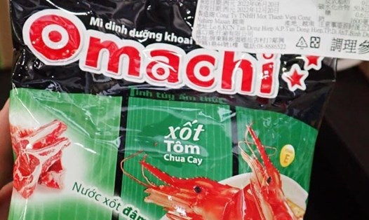 Sản phẩm mì gói Omachi hương vị tôm chua do Công ty TNHH Qianyu nhập khẩu từ Việt Nam bị phát hiện có chứa Ethylene Oxide. Ảnh: CNA.