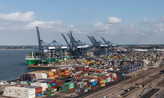 Container tại cảng ở Felixstowe, Anh. Ảnh minh họa. Ảnh: AFP