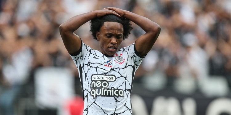 Cựu tiền vệ Chelsea rời Corinthians do bị đe dọa tính mạng