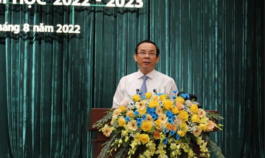 Ông Nguyễn Văn Nên - Uỷ viên Bộ Chính trị, Bí thư Thành ủy TPHCM phát biểu chỉ đạo tại Hội nghị của ngành Giáo dục. Ảnh: Thủy Tiên