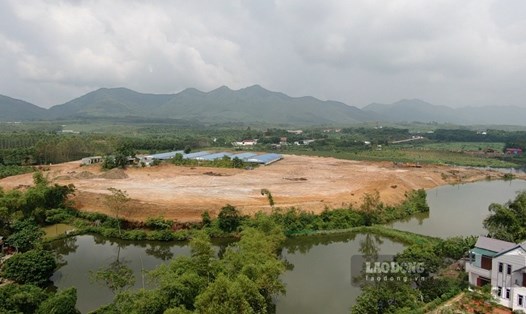 Đất rừng bị san hạ, cải tạo trái phép tại khu 1, xã Vạn Xuân, huyện Tam Nông (Phú Thọ). Ảnh: PV