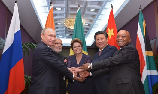 Nguyên thủ và người đứng đầu chính phủ các nước BRICS. Ảnh: Sputnik